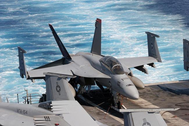 Seperti Ini Jet Tempur Amerika yang Jatuh di Laut Sulawesi