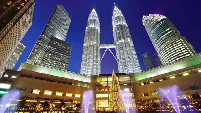 Dari Raja Sampai Anggota DPR Ramai-ramai Bantu Utang Negara Malaysia