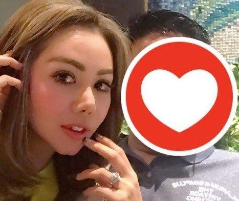  Beredar Foto Femmy Permatasari Cium Pria Mirip Kombes Krishna  