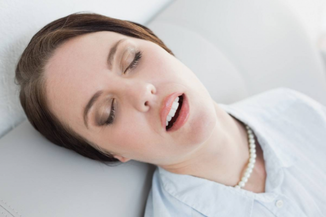 Tidur Mangap Bahaya Bagi Kesehatan, Hati-hati!