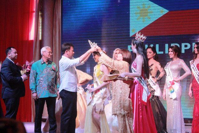 Zara Carbonel Juarai Kontes Miss Tourism Worlwide 2018