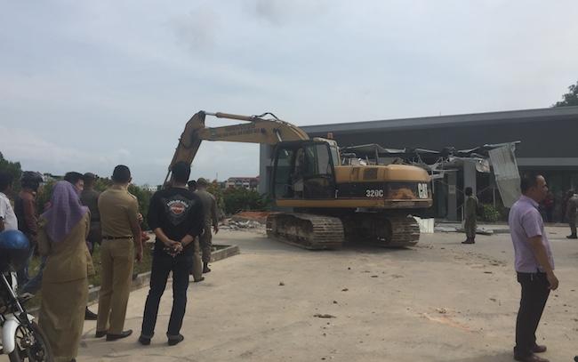 BREAKING NEWS: Gedung Oxley, Restoran Soju Bar, Toko Bunga, Kena Gusur Tim Terpadu 