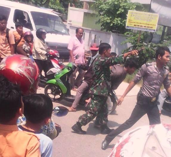[Jurnalisme Warga] Foto-foto Pencuri Kabur Tabrak Motor Lalu Tertangkap Massa