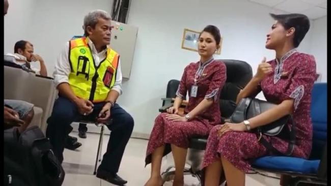 Kepanikan Dua Pramugari Mendengar Ancaman Bom di Kabin Pesawat