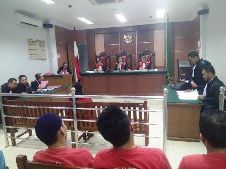 Tamparan Berbalas Hantaman Mangkok Seret Ibu Rumah Tangga ke Pengadilan