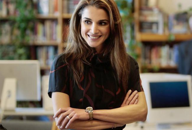 Mengenal Rania Al-Abdullah, Ratu Paling Eksis di Medsos