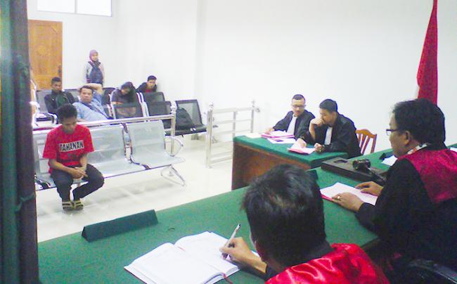 Geng Motor Sadis Ini Hanya Menunduk saat Divonis Hakim