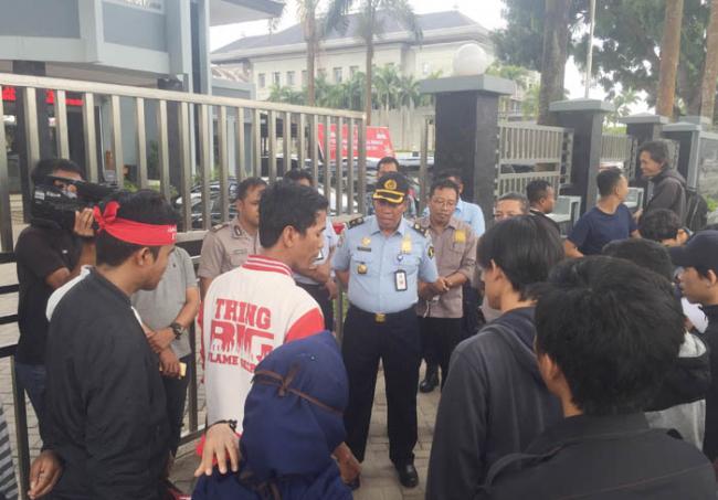 Didemo Karena Lemah Awasi TKA, Imigrasi Batam Beralasan Pariwisata
