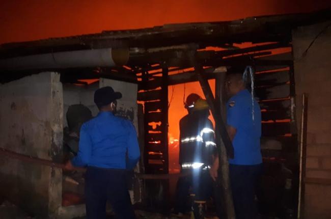 Sejumlah Rumah Pelantar di Tanjunguma Ludes Terbakar