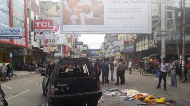 Massa PP dan IPK Saling Siaga, Medan Mencekam