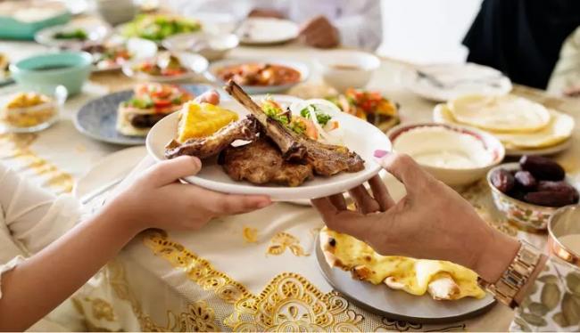 Hindari Konsumsi 5 Jenis Makanan Ini Saat Sahur Biar Tak Cepat Lapar