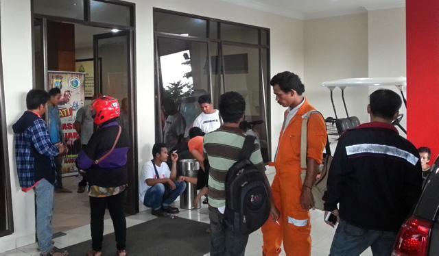 Puluhan Calon TKI Kembali Geruduk Polresta Barelang, Minta Penipu Balikin Duit