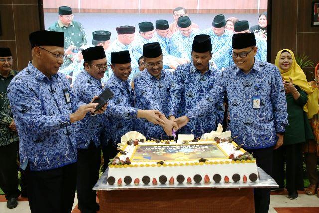 Rudi Ajak Seluruh Pegawai Menatap Optimistis ke Depan