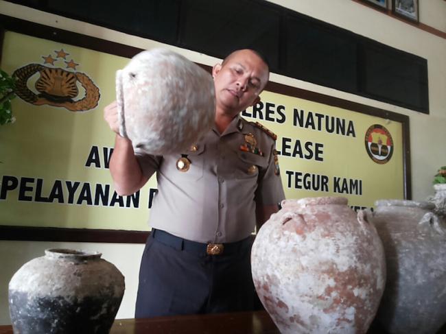 Sebanyak 12 Guci Kuno Berusia 900 Tahun Diserahkan Polisi ke Pemda