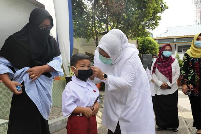 Lewat Pantun, Marlin Sampaikan Curhat Anak-anak kepada Orang Tua