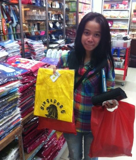 Tak Perlu Nyebrang, Beli Pernak-pernik Singapura Cukup di Batam