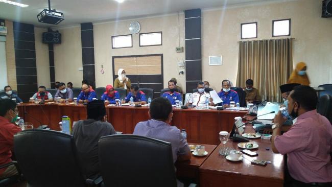 Perusahaan Tidak Peduli Corona, Buruh PT KG Mengadu ke DPRD Karimun