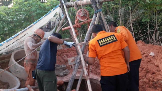 Pria di Bintan Nyaris Tewas Kelemasan Jatuh Dalam Sumur
