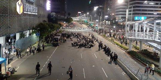 Tanah Abang Mencekam, Aparat dan Massa Negosiasi