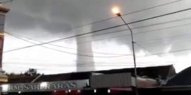 Angin Tornado di Atas Waduk Wonogiri Gegerkan Warga