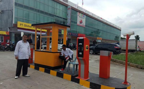 Pengelolaan Parkir di Kompleks Ruko Nagoya Centre Park Diprotes, Diduga Ilegal