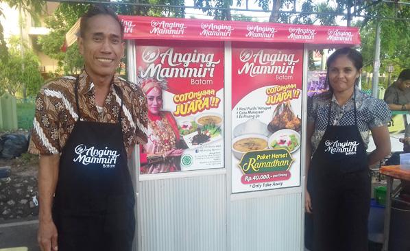 Coto Makassar Plus Es Pisang Ijo untuk Buka Puasa, Dapatkan di Bazar Depan Masjid Raya