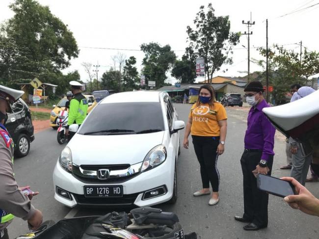 Dua Putrinya Ditabrak Mobil, Wani Heran Polisi Tak Proses Pengemudi