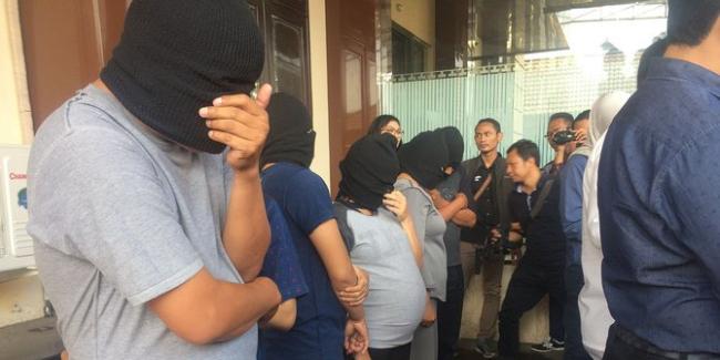 Tiga Suami-istri Digerebek Saat Swinger Tukar Pasangan