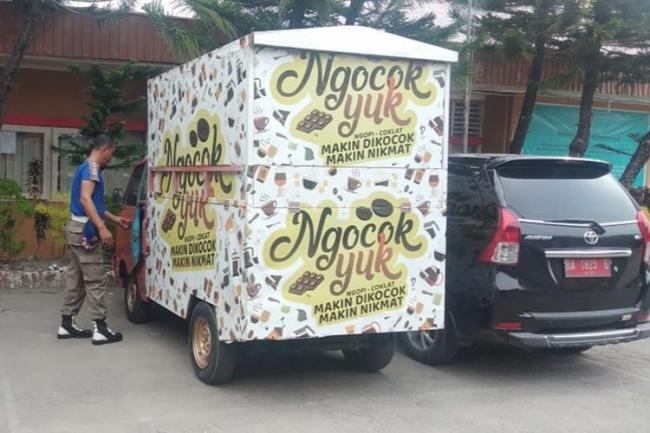 Berkonotasi Masturbasi, Mobil Kopi "Ngocok Yuk" Diamankan Satpol PP