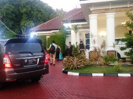Geledah Rumah Dinas Gubernur Kepri Berjam-jam, Ini Temuan KPK