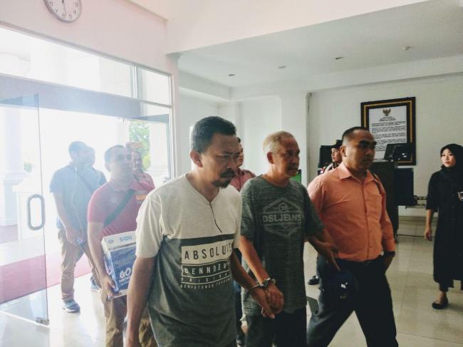 Mantan Kadis PU Natuna Minwardi Digiring Jaksa dengan Borgol