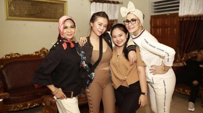 Istri Wakil Wali Kota Gorontalo Dua Kali Pingsan Usai Ditangkap