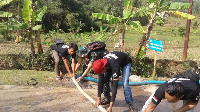   Komunitas Motor Rx King  Ikut Membantu Program TMMD