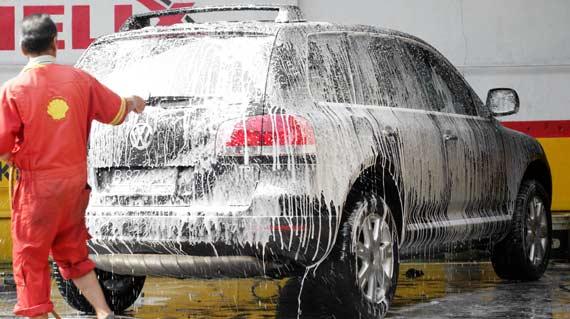 Trik Mudah Hilangkan Goresan Akibat Mencuci Mobil