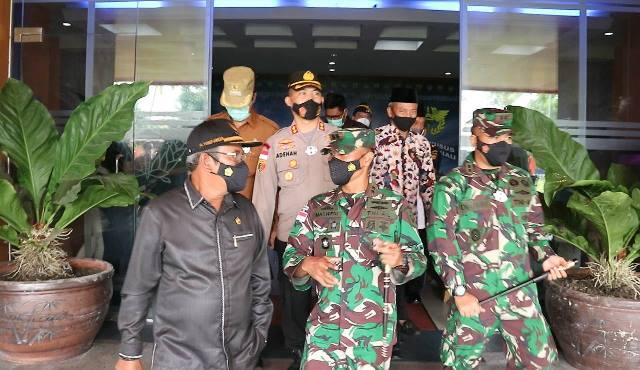Jelang Aksi Massa Haji Permata, Pejabat Penting Karimun Gelar Rapat Tertutup