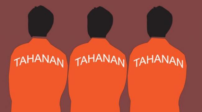 Mantan Kadis Kelautan Natuna Tersenyum Usai Jadi Tersangka