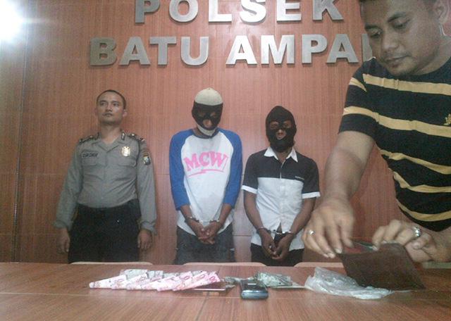 Polisi Langsung Bekuk 2 Penjambret Kalung, Satu Orang Sempat Terjun ke Laut