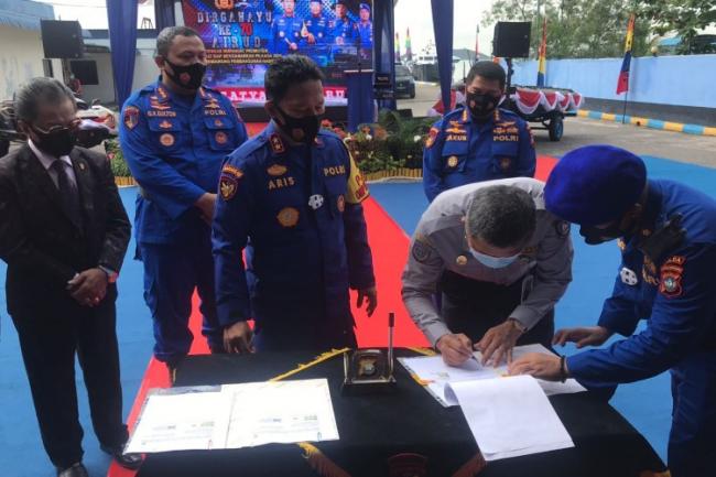 Ditpolairud Polda Kepri Dapat Bantuan 2 Mesin Kapal 300 PK