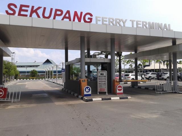 Ini Beda Fasilitas Pelabuhan Domestik dan Internasional Sekupang, Bak Langit dan Bumi