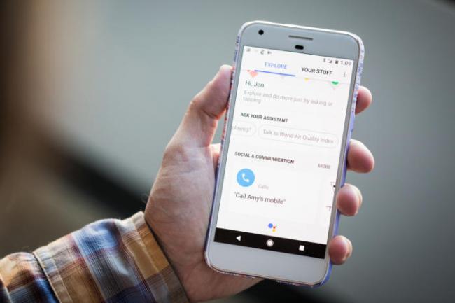 Google Assistant Kini Bisa Memprediksi Jadwal Penerbangan Tertunda