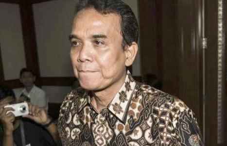   Eks Panitera PN Batam Edy Nasution Didakwa Terima Suap Rp 2,3 Miliar 
