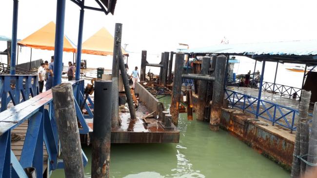 Kondisi Membahayakan, Pelindo Perbaiki Ponton Pelabuhan Domestik Karimun