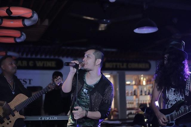 Zacky Kapten Pukau Penikmat Musik Rock di Batam