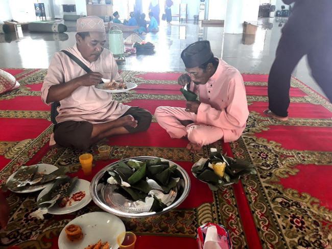 Nasi Dagang Tanjungpinang, Nasi `Legend` Lima Kali Suap