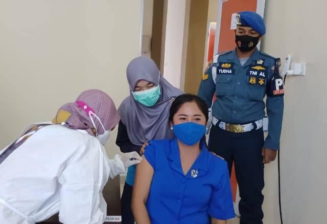 Terima Dosis Kedua, Ketua Jalasenastri Karimun: Tak Perlu Ragu dengan Vaksin Covid-19