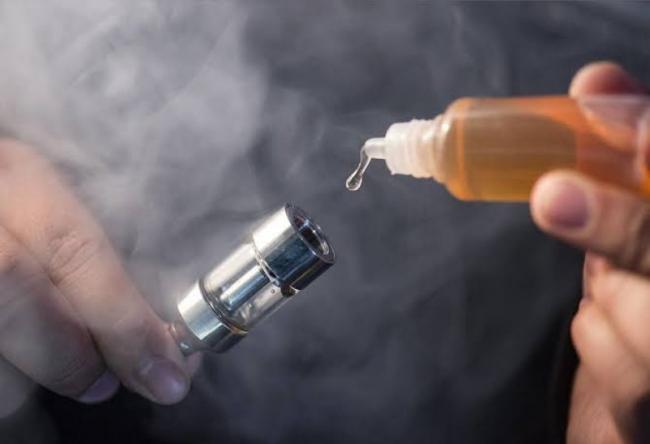 Spesialis Jantung Sebut Zat Perasa di Cairan Vape Bisa Racuni Tubuh