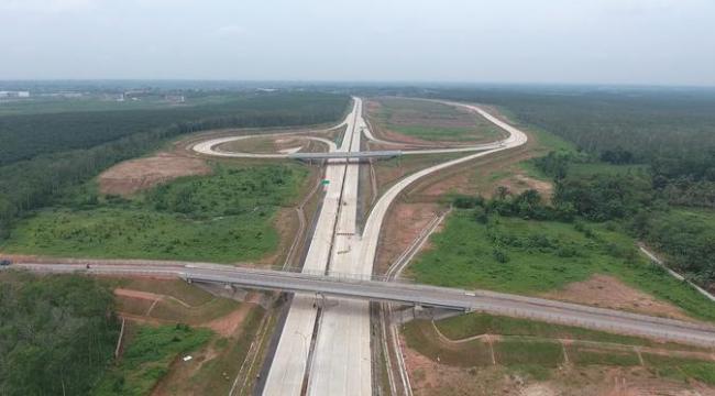 Penampakan Kerennya Tol Trans-Sumatera dari Udara