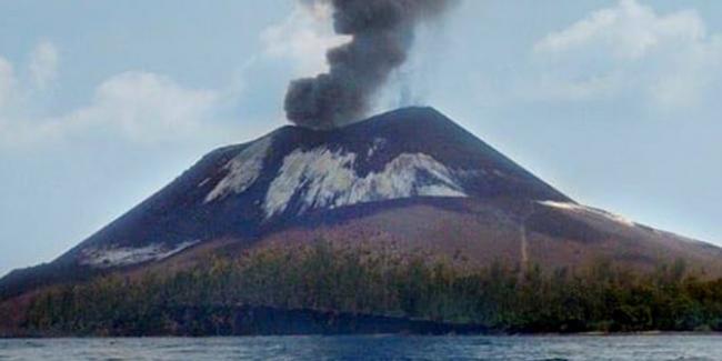 Retakan Baru Gunung Anak Krakatau, BMKG Minta Masyarakat Tetap Waspada