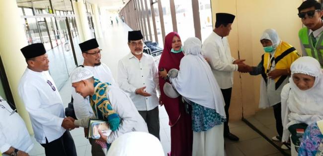Isdianto Sambut di Bandara, Arif Tunggu di Asrama Haji