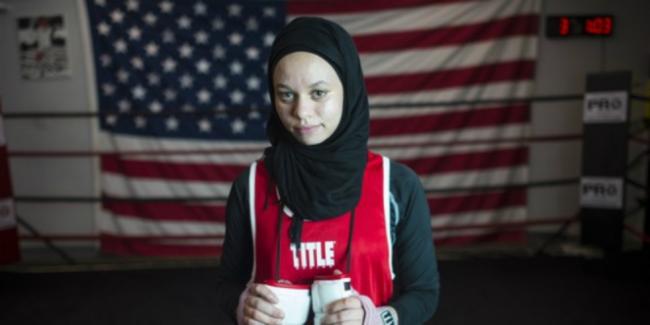 Gadis Muslim AS Ini Jadi Petinju Berhijab Pertama di Dunia